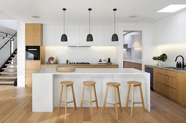 Cocina ordenada y limpia lista para ser vendida